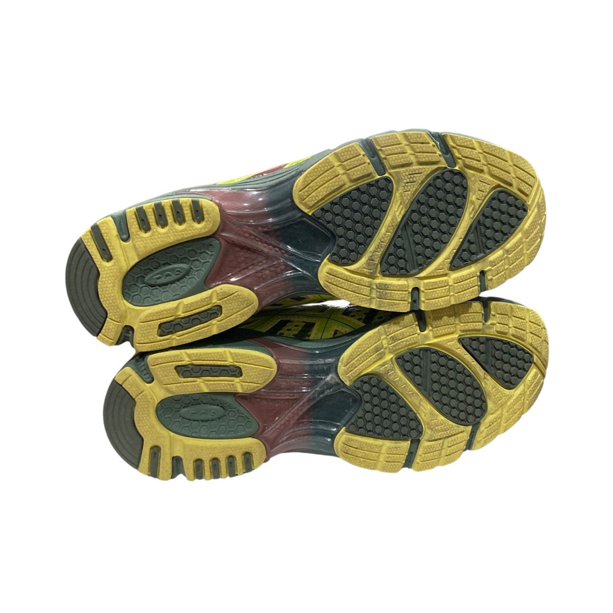 UB9-S GEL-DS TRAINER 14スニーカー1203A606