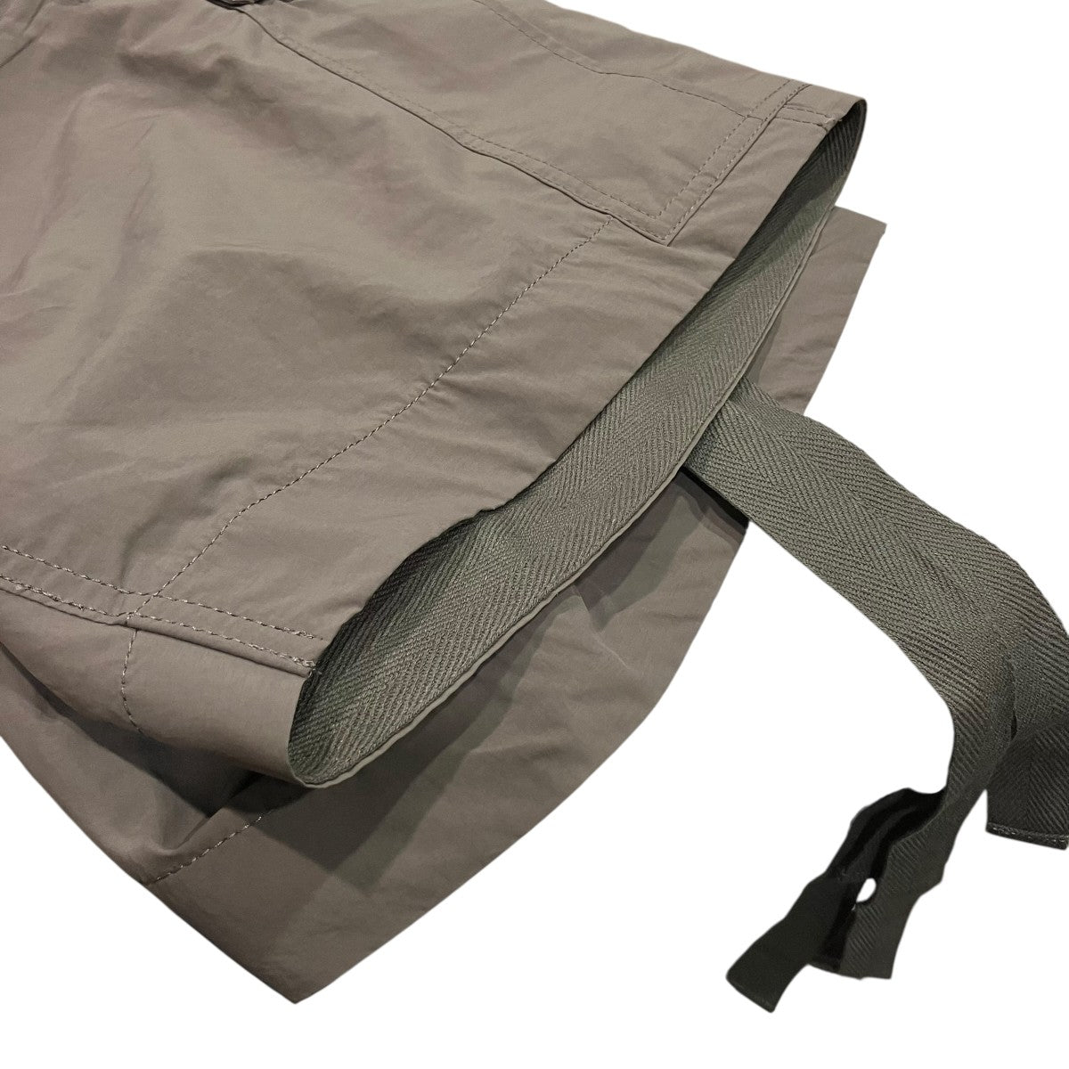 sacai 24SSMatte Taffeta Shortsカーゴショーツ24-03361M 古着・中古-4枚目のアイテム画像
