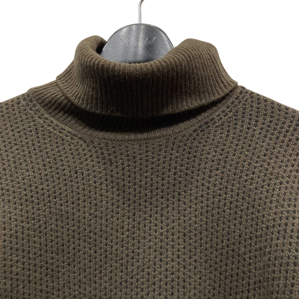 カシミヤタートルネックニット