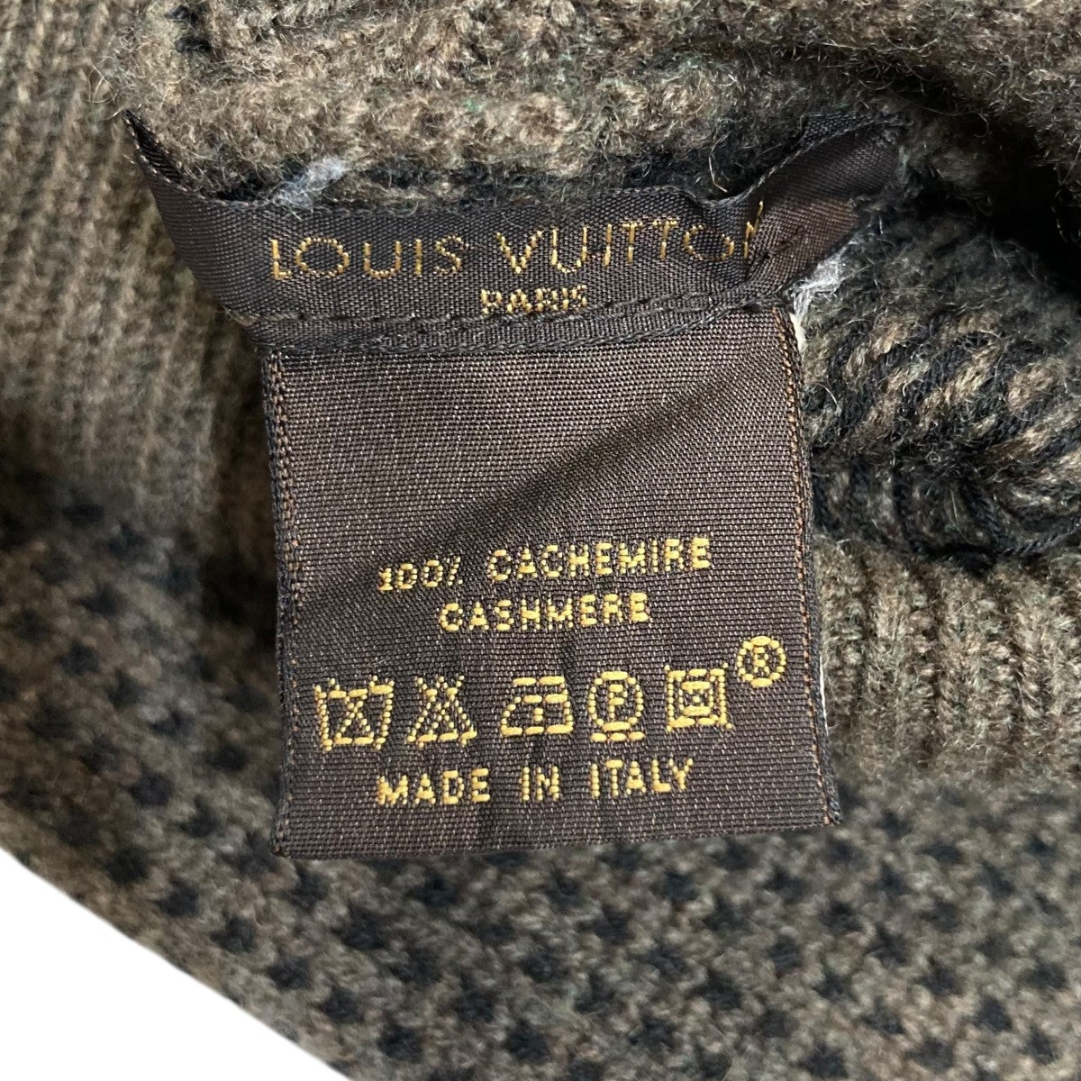 カシミヤタートルネックニット