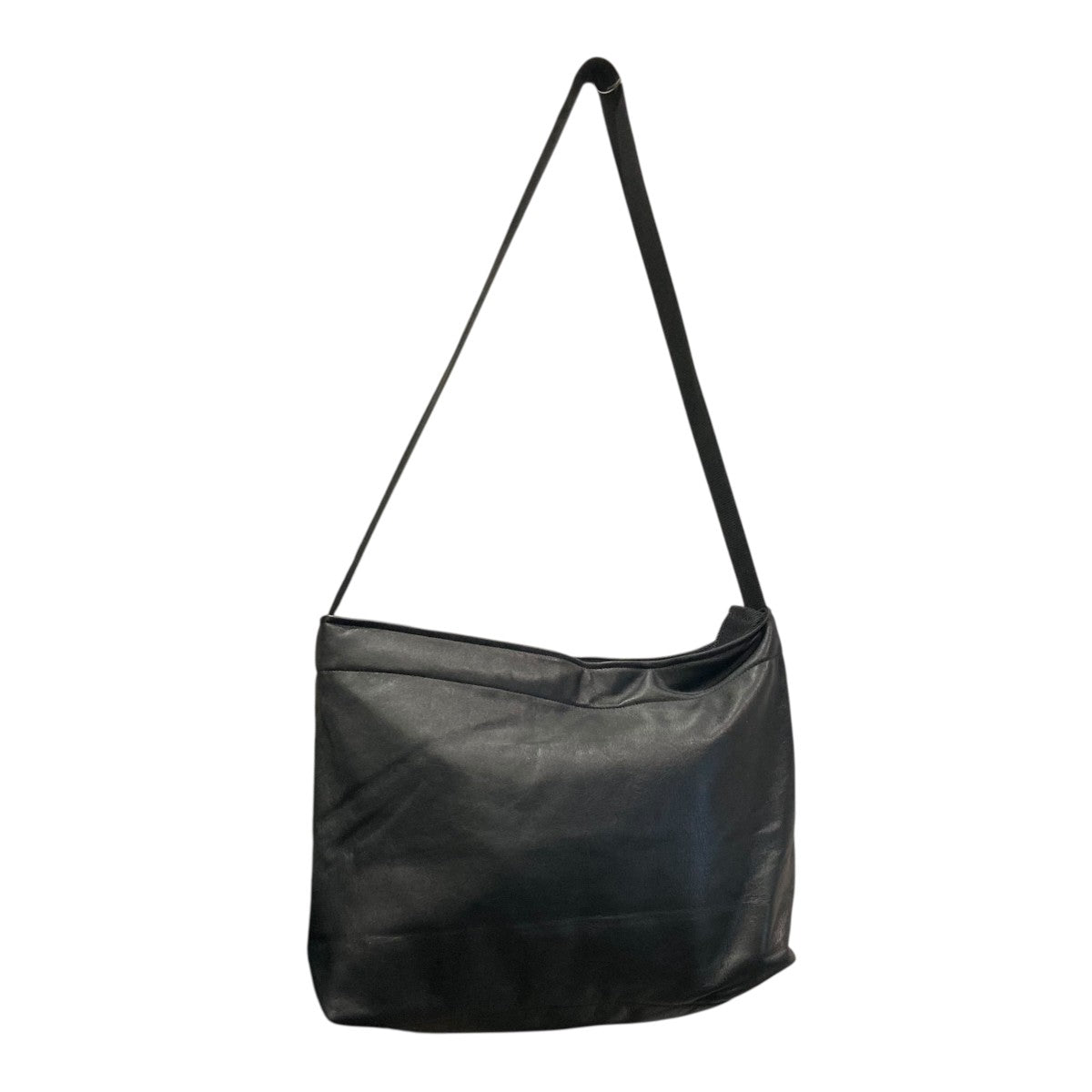 ヨウジヤマモトブラック ショルダーバッグ YOHJI YAMAMOTO(ヨウジヤマモト) レザーショルダーバッグ ブラック
