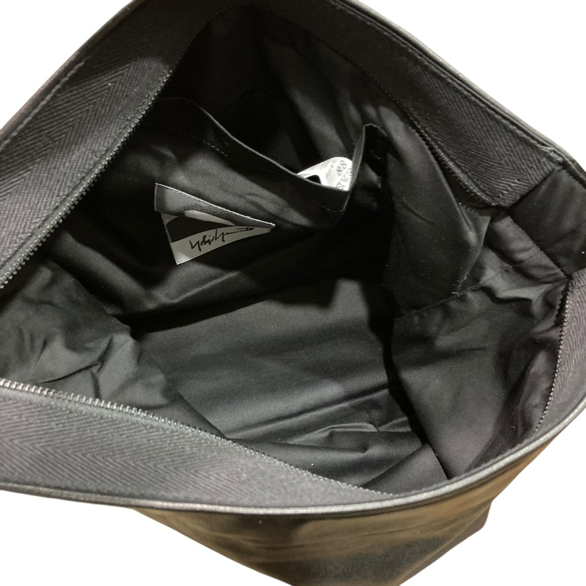 YOHJI YAMAMOTO(ヨウジヤマモト) レザーショルダーバッグ ブラック