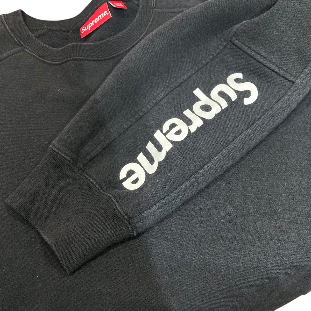 Supreme シュプリーム トレーナー　Formula Crewneck 黒 Supreme(シュプリーム) Formula Crewneckフォーミュラ袖ロゴクルー