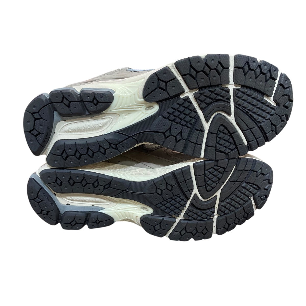 美品New Balance U2002RJL ニューバランス　24cm NEW BALANCE(ニューバランス) スニーカーU2002RJL U2002RJL ベージュ