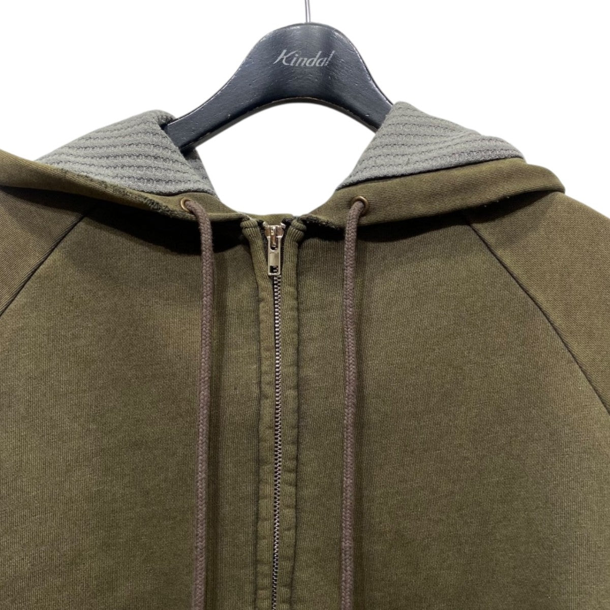 Basketcase(バスケット・ケース) HENCH， thermal lined zip-up hoodie