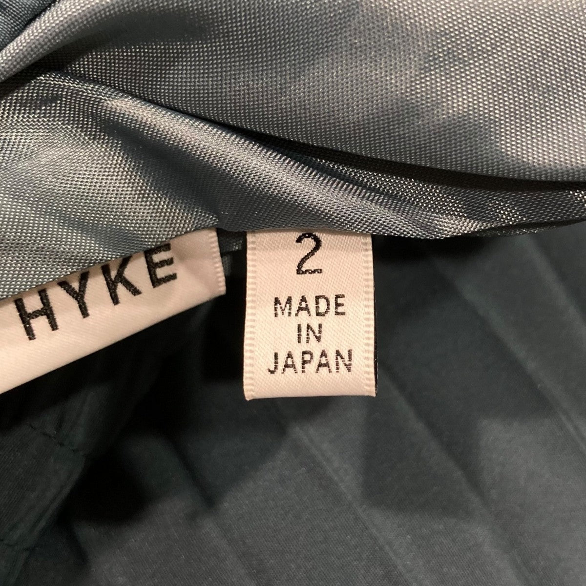 HYKE(ハイク) 23AWTaffeta Pleated skirtプリーツスカート232-14135