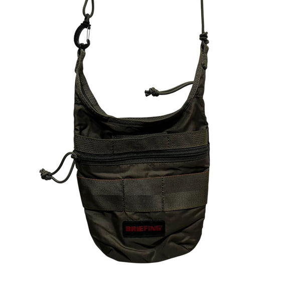 BRIEFING(ブリーフィング) DAY TRIPPER MINI SLサコッシュ オリーブ