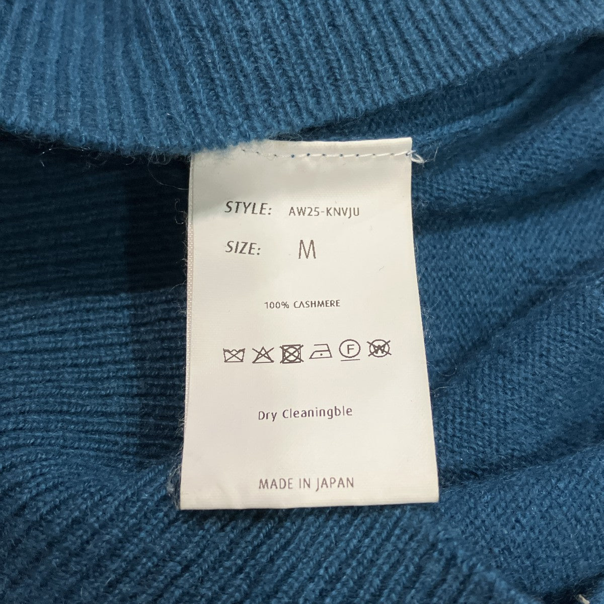 VネックニットAW25-KNVJU