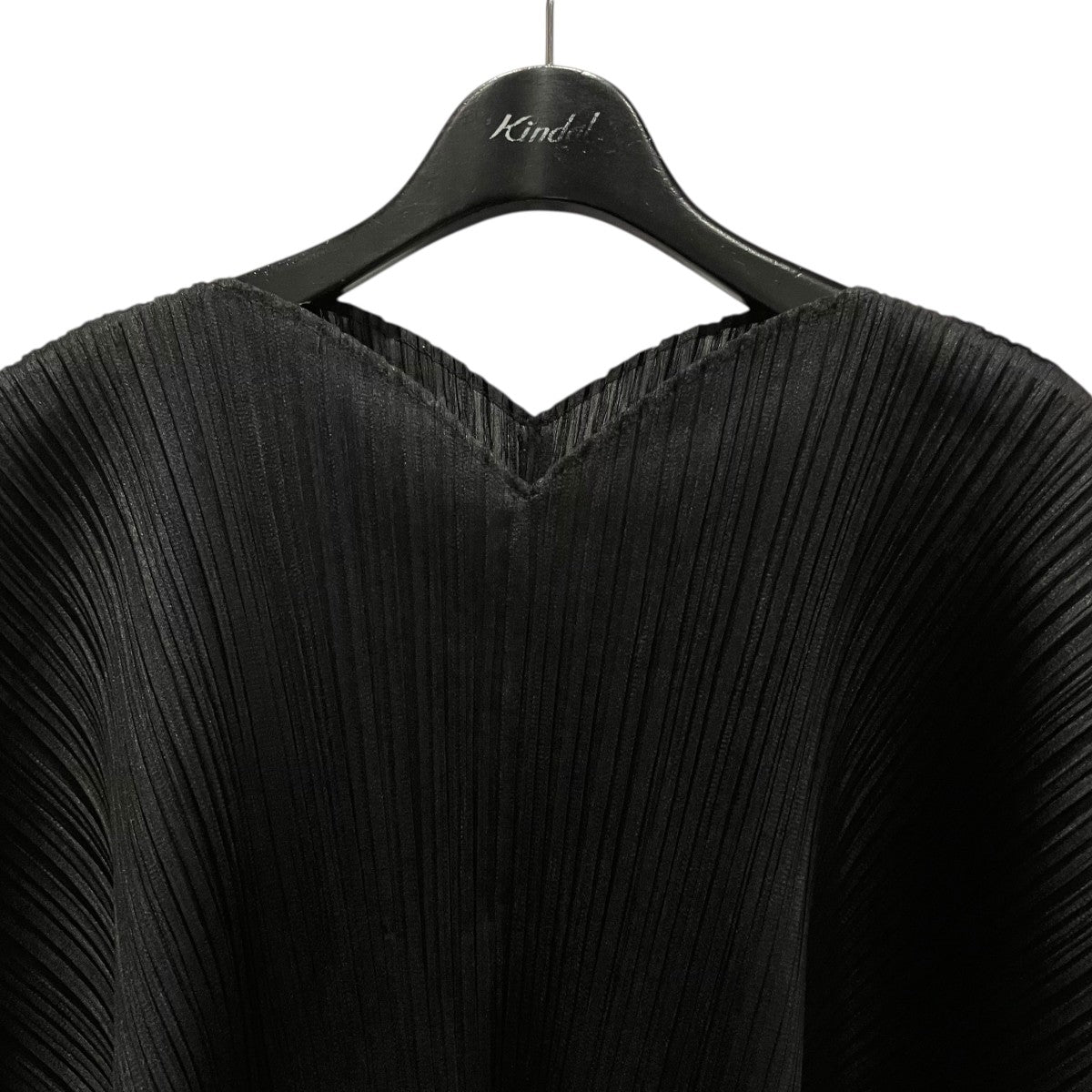 PLEATS PLEASE(プリーツプリーズ) プリーツVネックカットソーPP43JK511