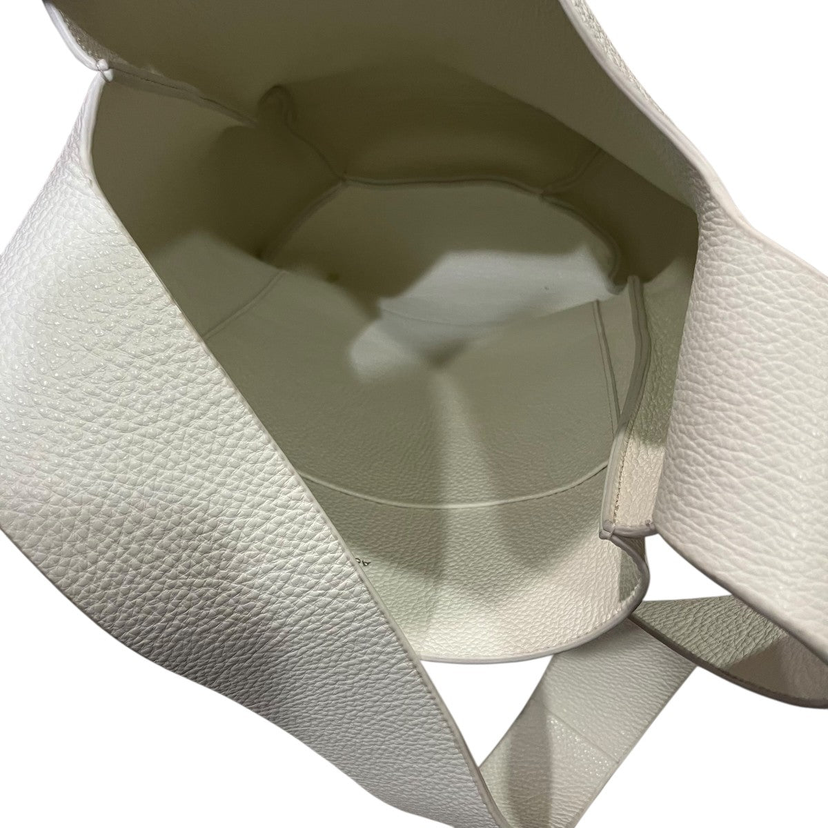 Aeta(アエタ) PG01 SHOULDER ： Sレザーショルダーバッグ ホワイト