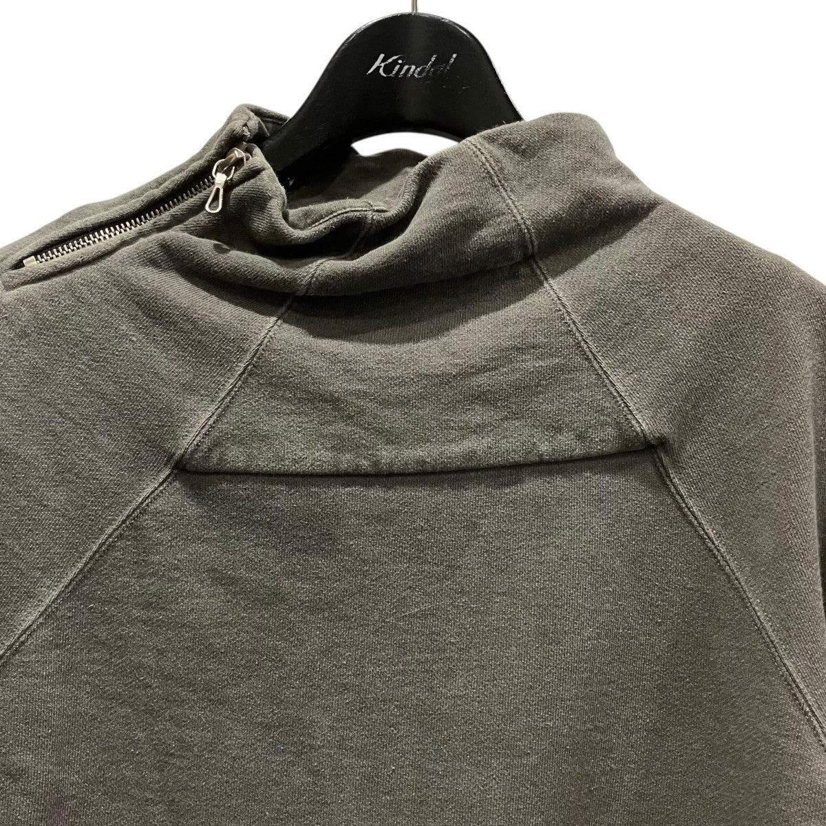 Arched Hem High Necktopハイネックスウェット927CUM2
