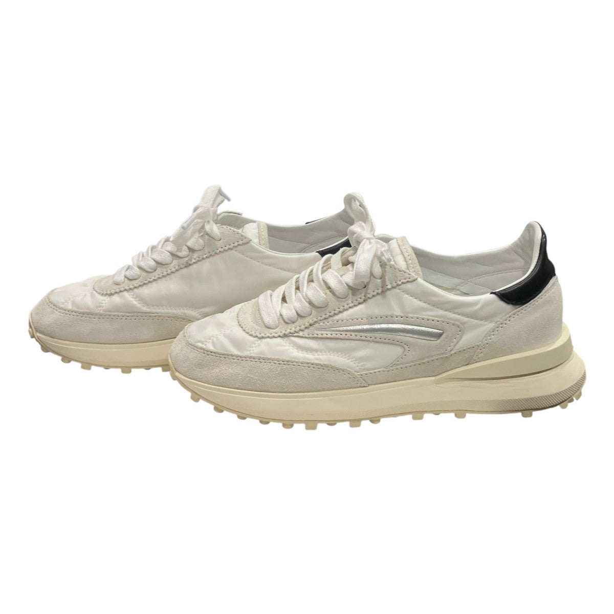 ATHLETA NYLONスニーカー