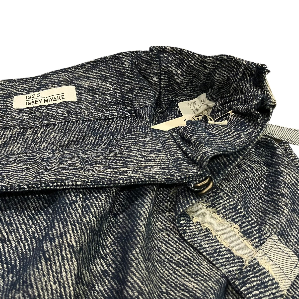 132 5． ISSEY MIYAKE デニムパンツIL23FF343 古着・中古-3枚目のアイテム画像