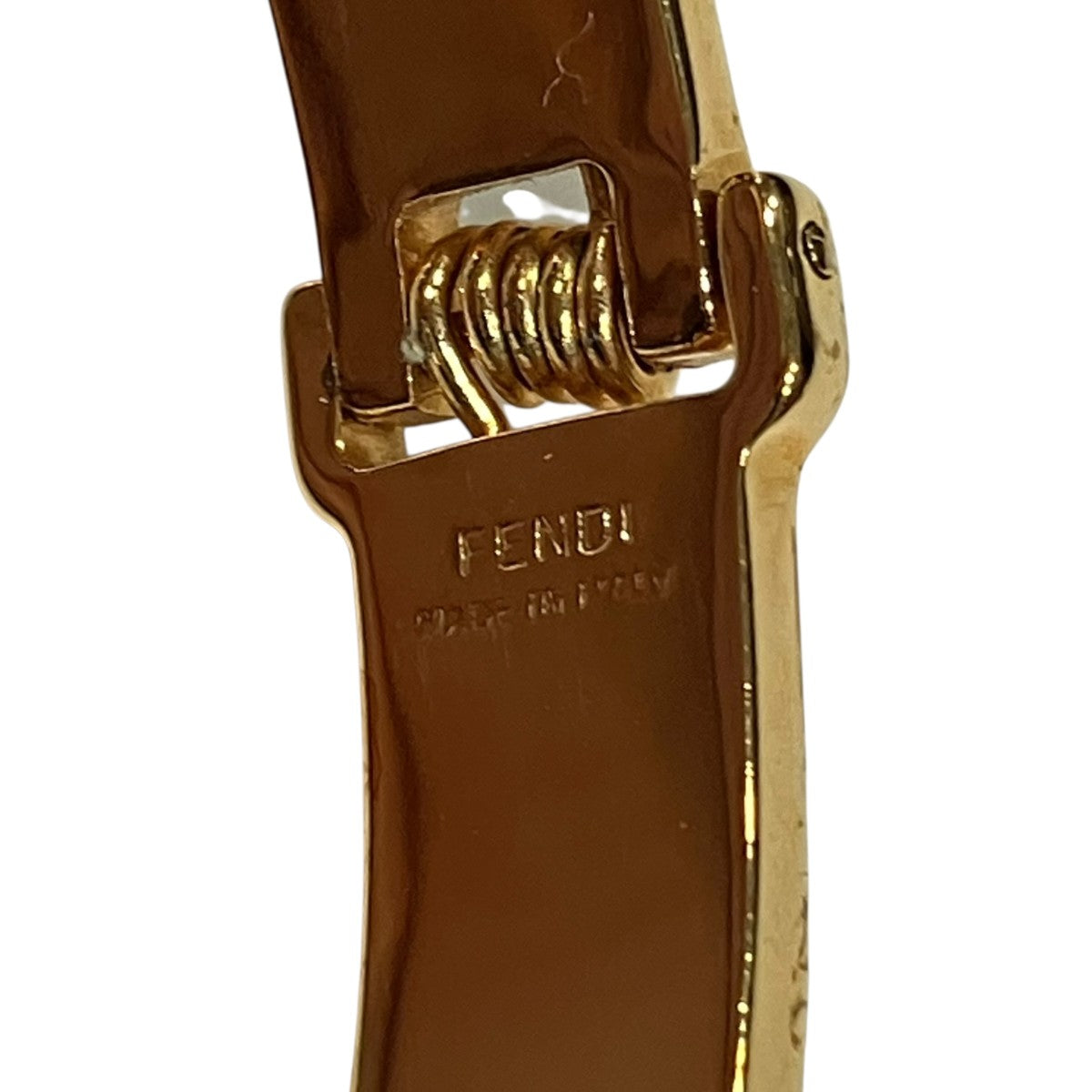 FENDI シャークスキンFFロゴバングル 古着・中古-4枚目のアイテム画像