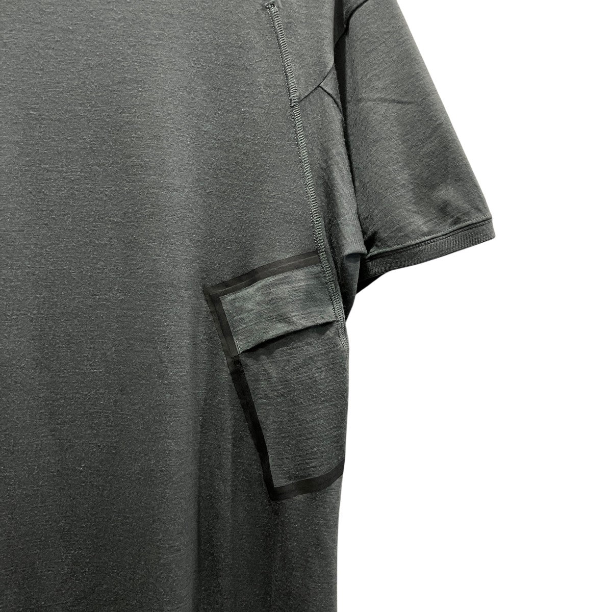バックプリントTシャツ829580-021