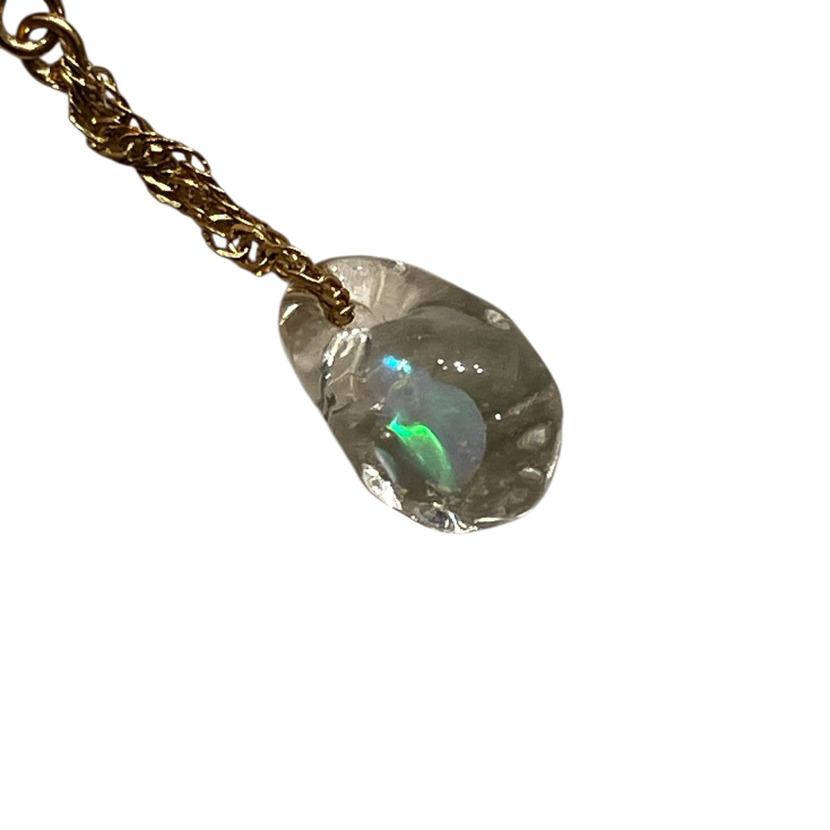 オパールピアス