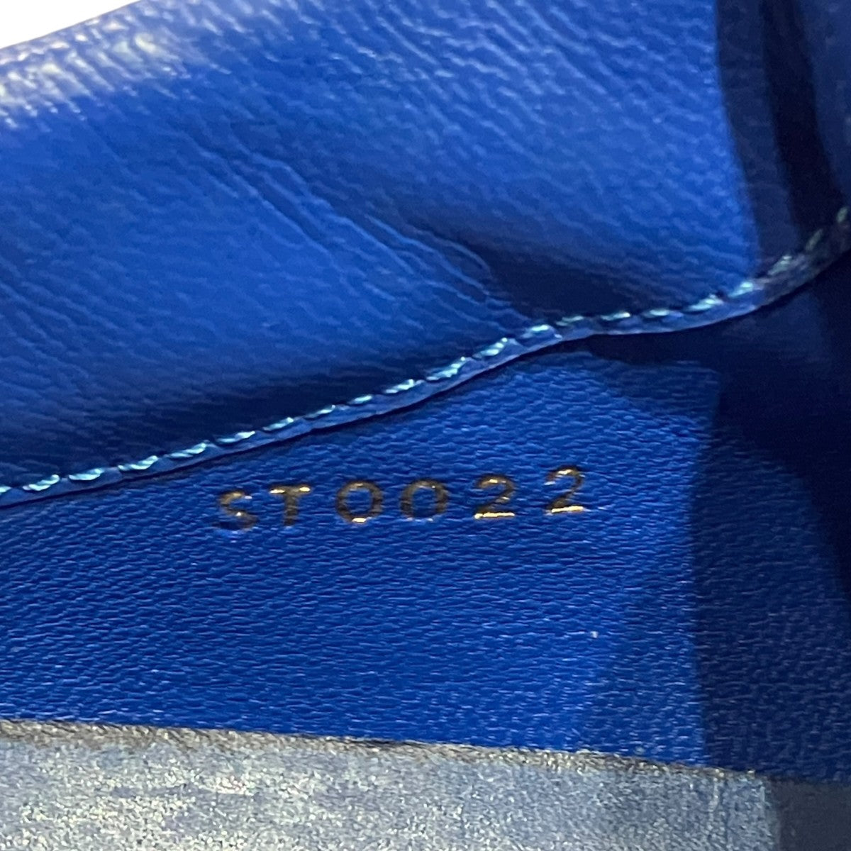 スニーカーST0022