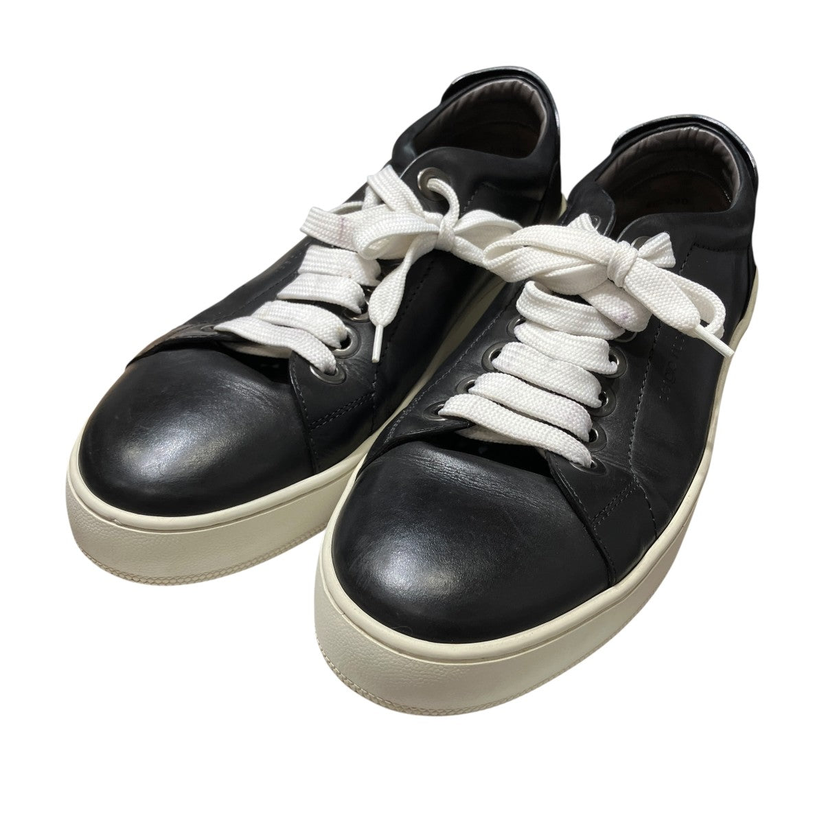 スニーカーA87090