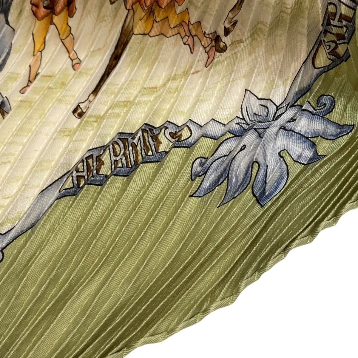 HERMES(エルメス) Chevaux des Moghols馬柄プリーツシルク