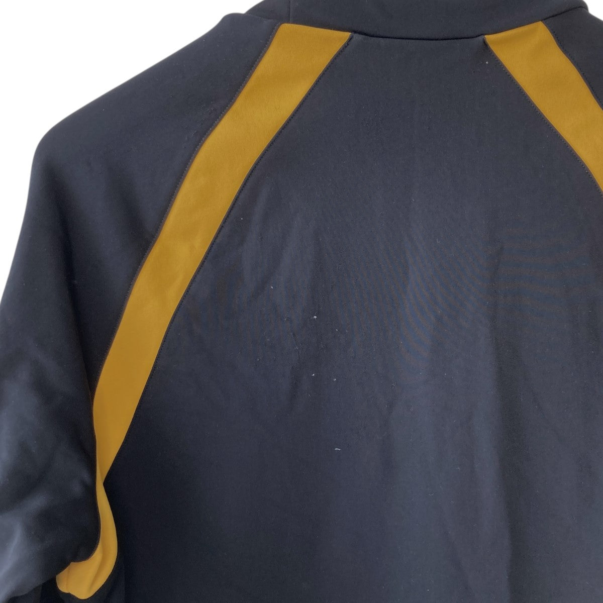 フェンディの20AW ショルダーライン ロゴ クルーネックカットソー FAF598 AECPです。 FENDI トップス 古着・中古アイテム