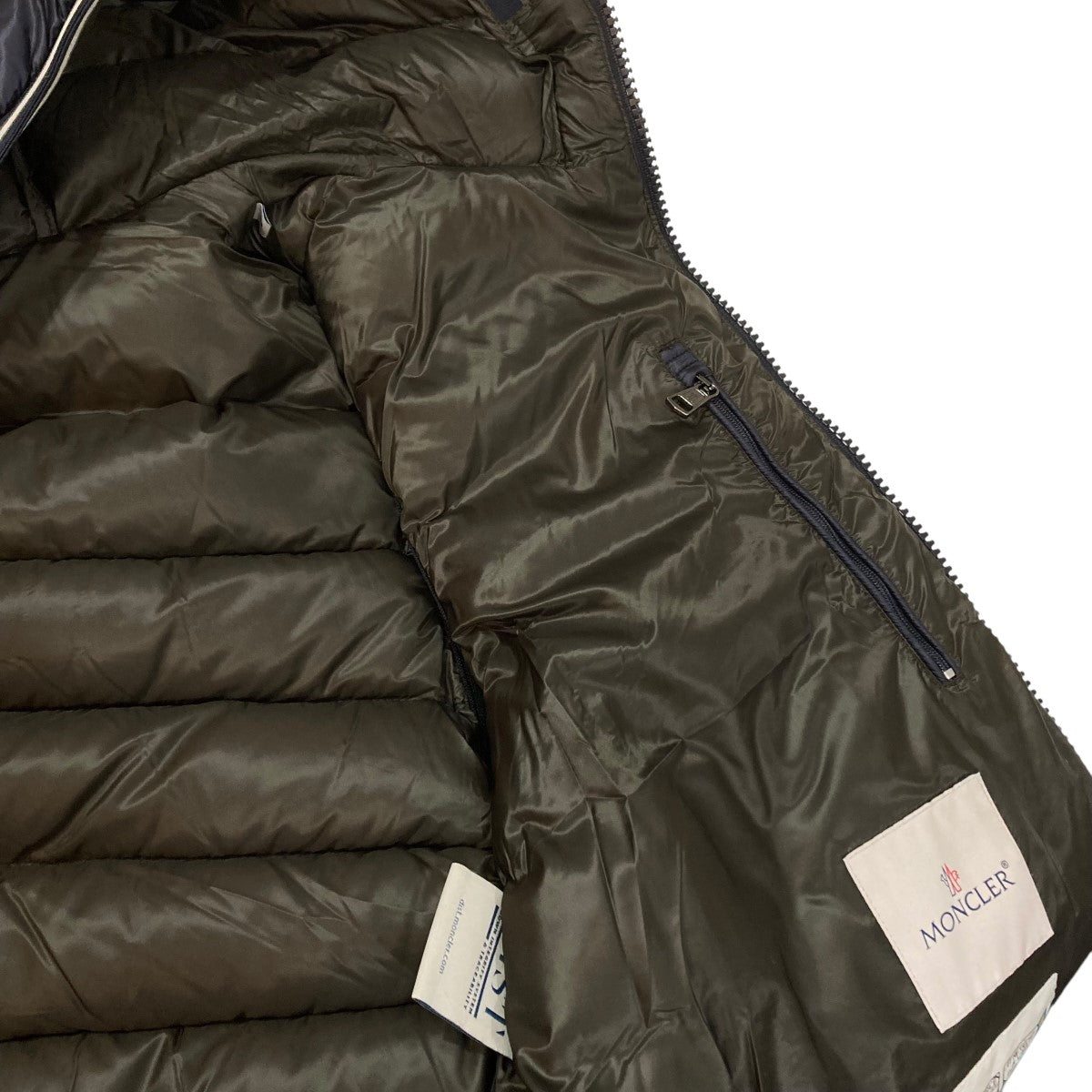 MONCLER 古着・中古 モンクレールのAMIENS ダウンベストです。