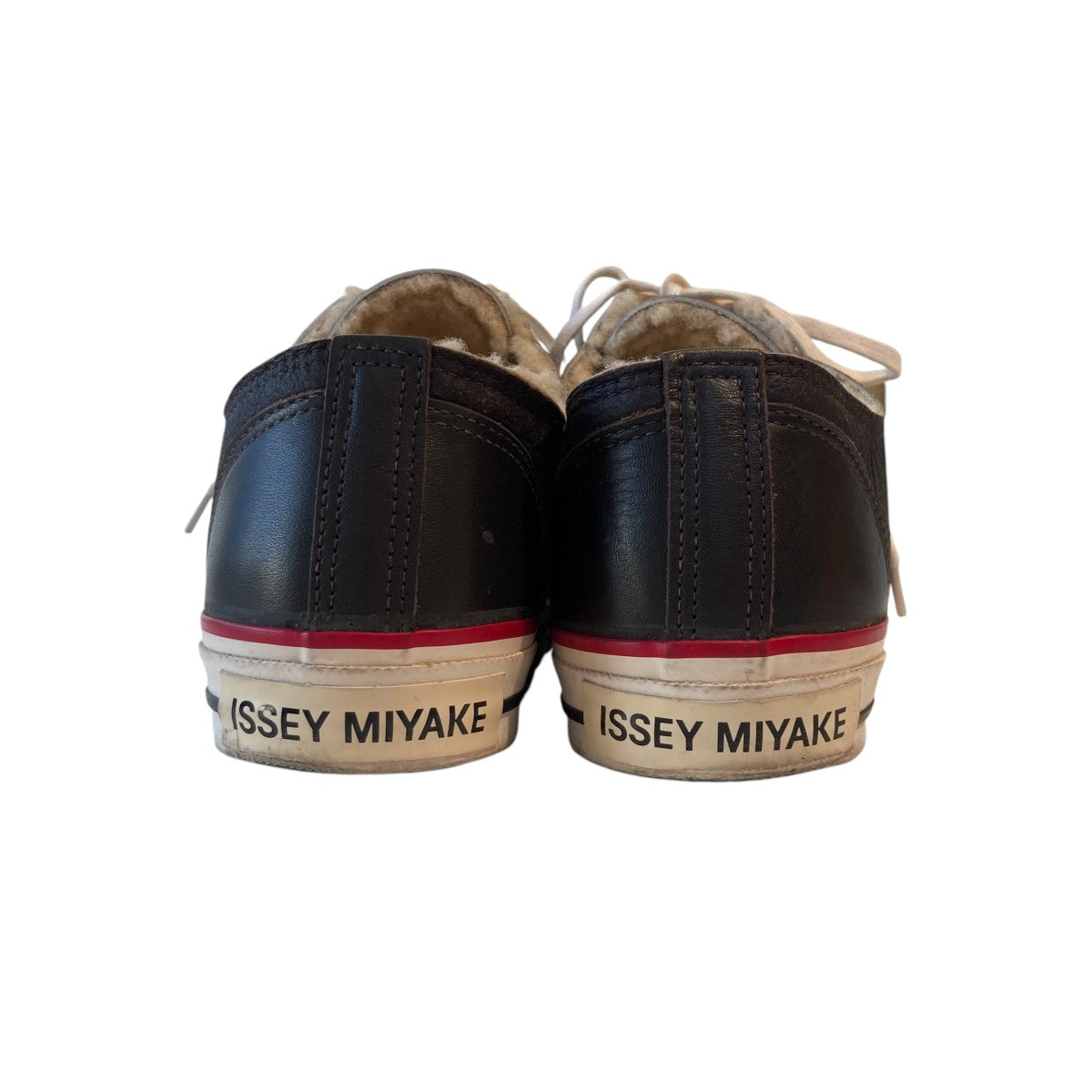 みい ISSEY MIYAKE(イッセイミヤケ) ムートンローカットスニーカー