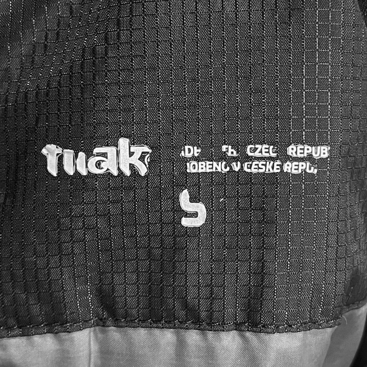 ジップアップフーデッド中綿ジャケット Svalbard Jacket スバルバードジャケット