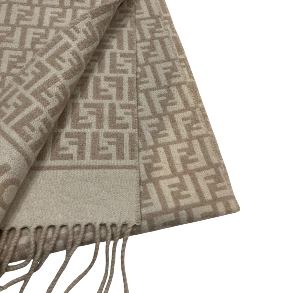 Fendi リバーシブルマフラー ベージュ Fendi リバーシブルマフラー ベージュ 楽天市場】【10/18～10/20限定