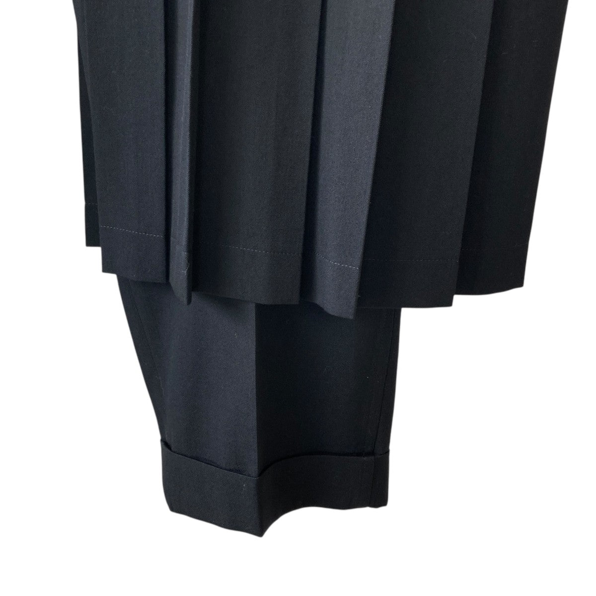 Yohji Yamamoto ブラック スカート付きパンツ STAFF STYLING｜THE SHOP YOHJI YAMAMOTO