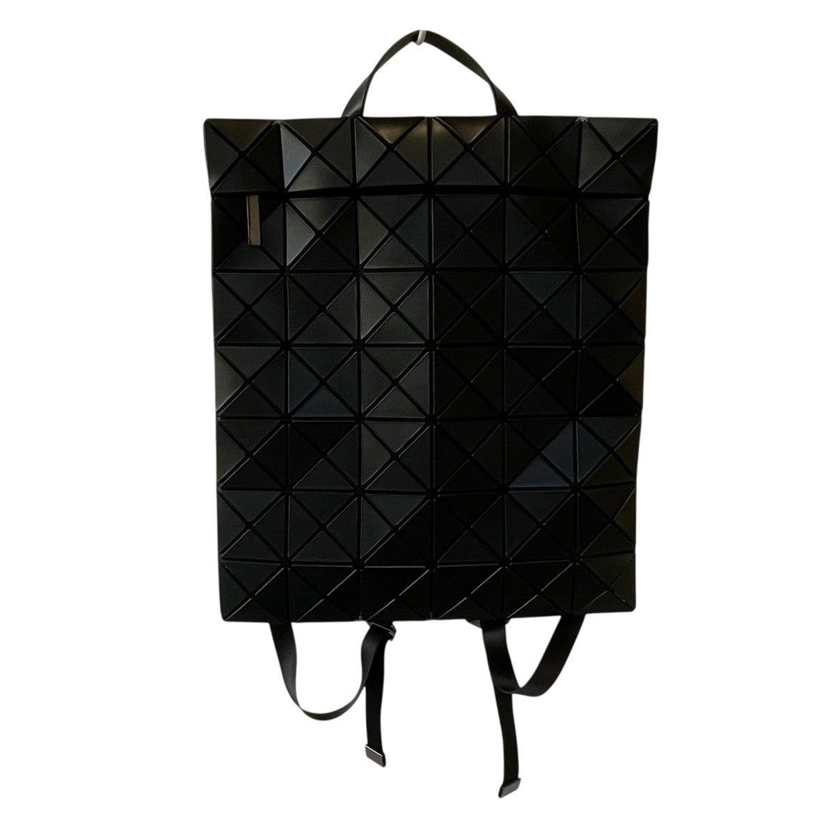 ISSEY MIYAKE ブラック ショルダーバッグ　ねじりデザイン BAO ISSEY MIYAKE BAOBAO ISSEYMIYAKE ピラミッド ショルダー