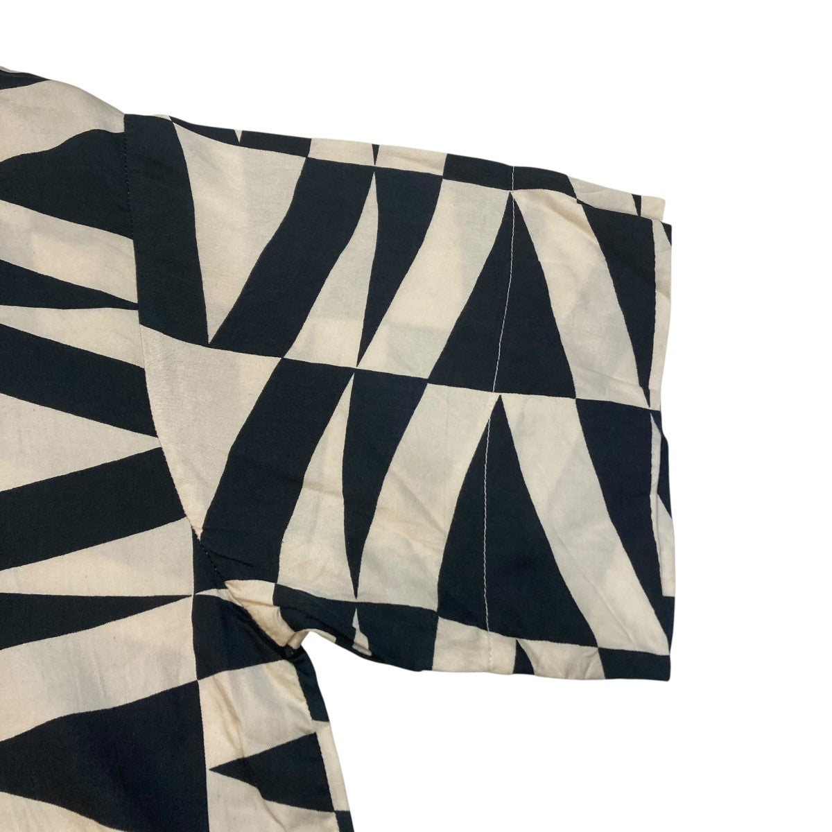 anuke Geometric Satin Shirts半袖シャツ62410411 古着・中古-4枚目のアイテム画像