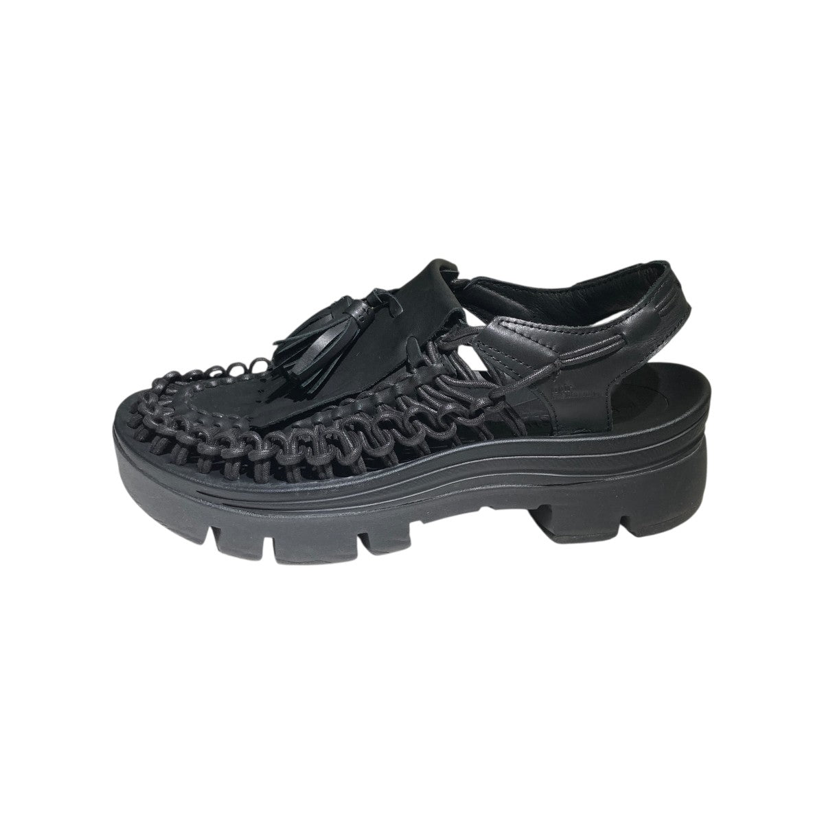 UNEEK TASSEL PFMサンダル1029879