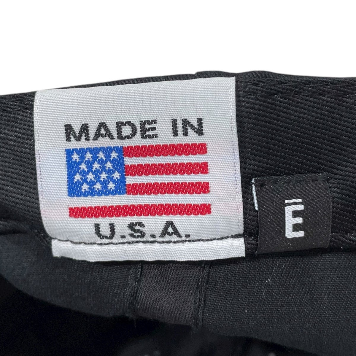 ロゴ刺繍キャップ