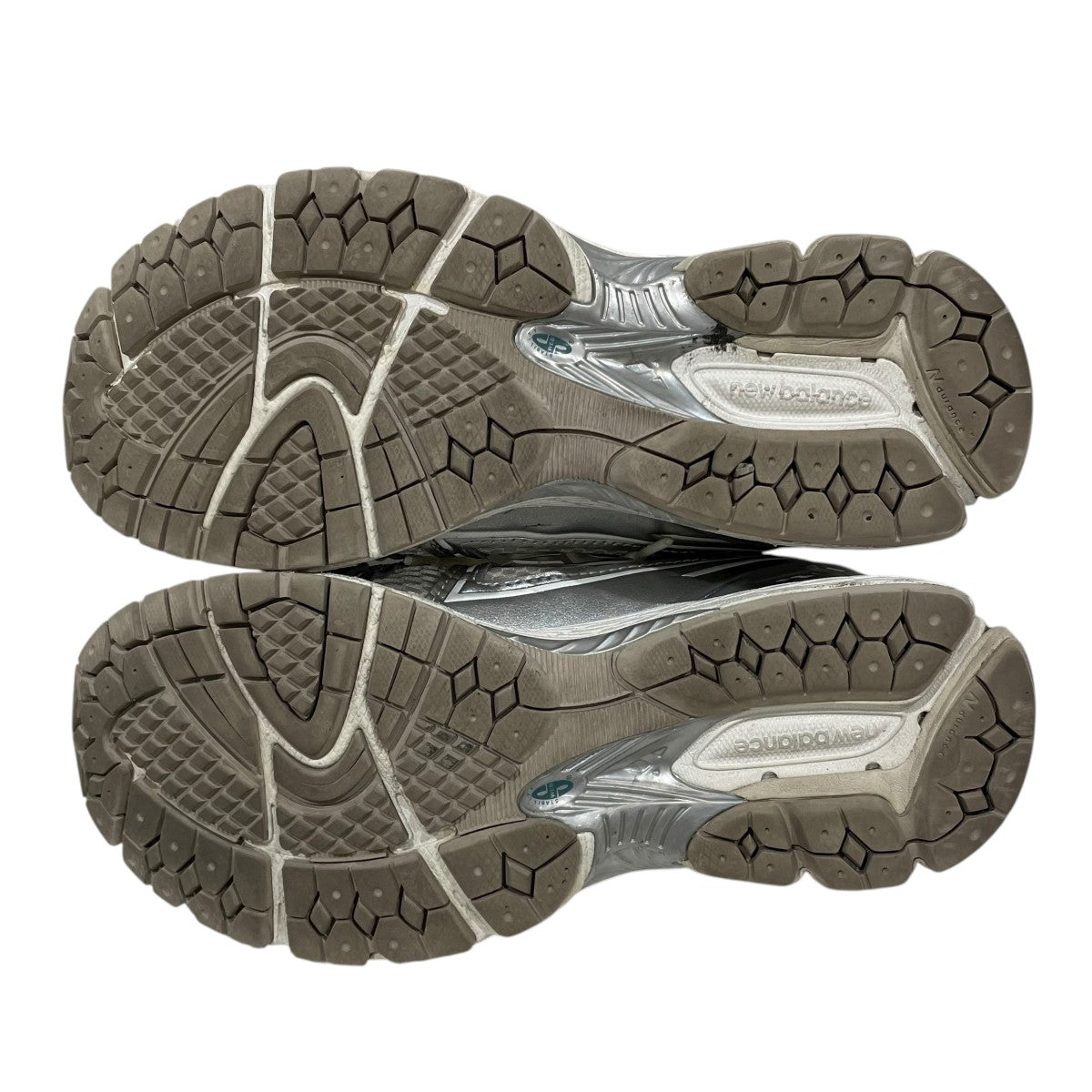 スニーカー M1906REE