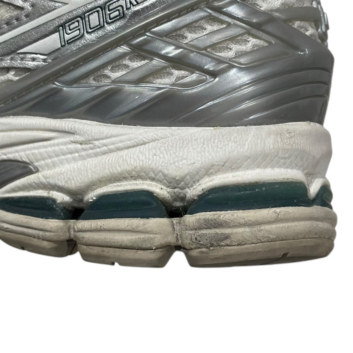 スニーカー M1906REE