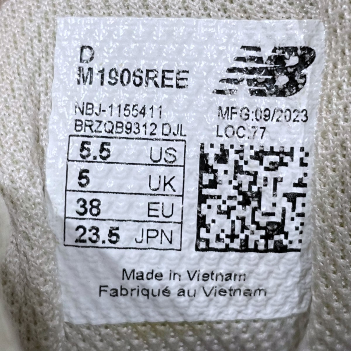 スニーカー M1906REE