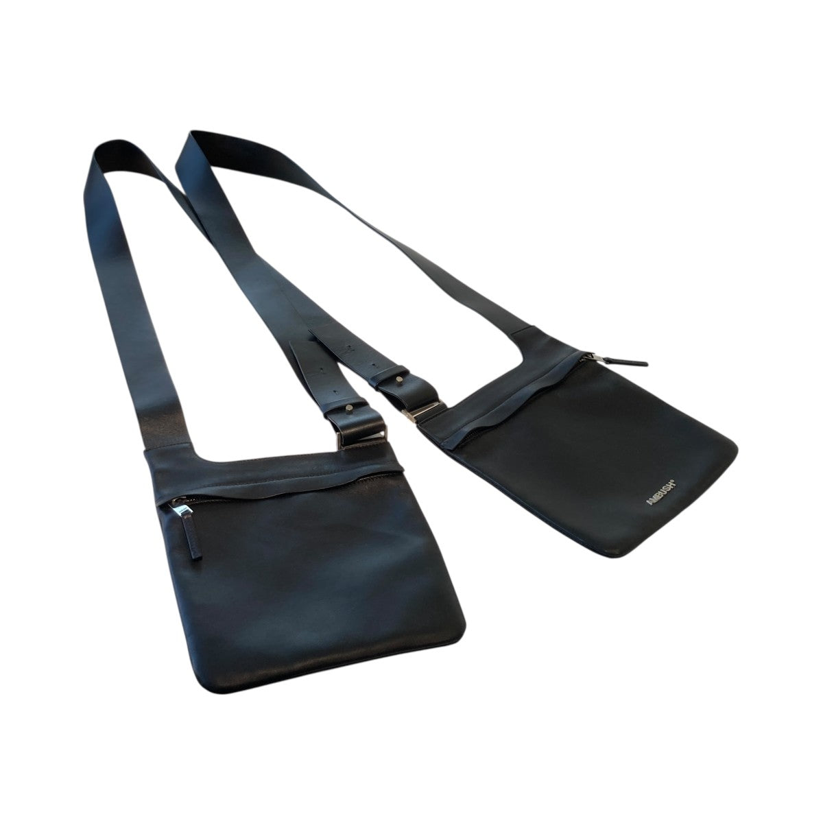 ダブルクロスボディバッグ