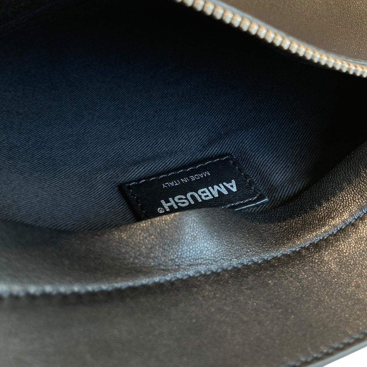 ダブルクロスボディバッグ