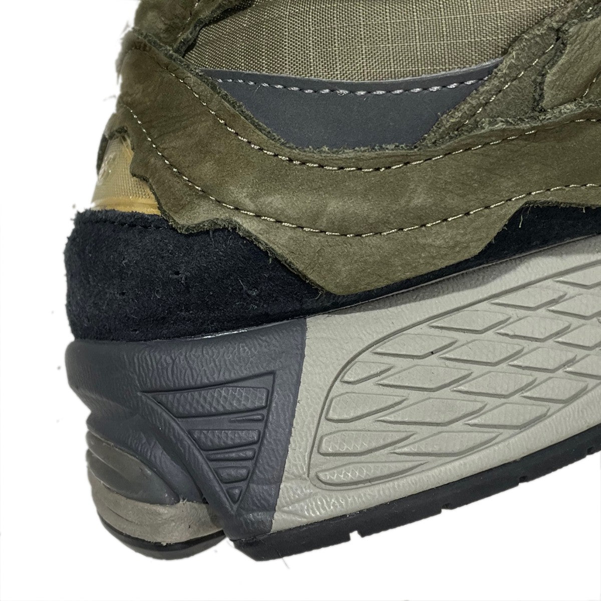 スニーカー M2002RDN