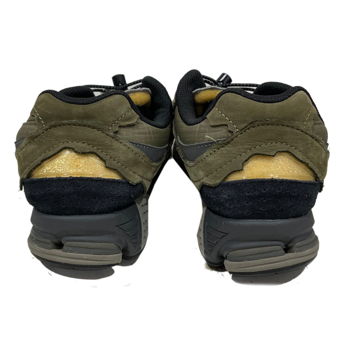 スニーカー M2002RDN