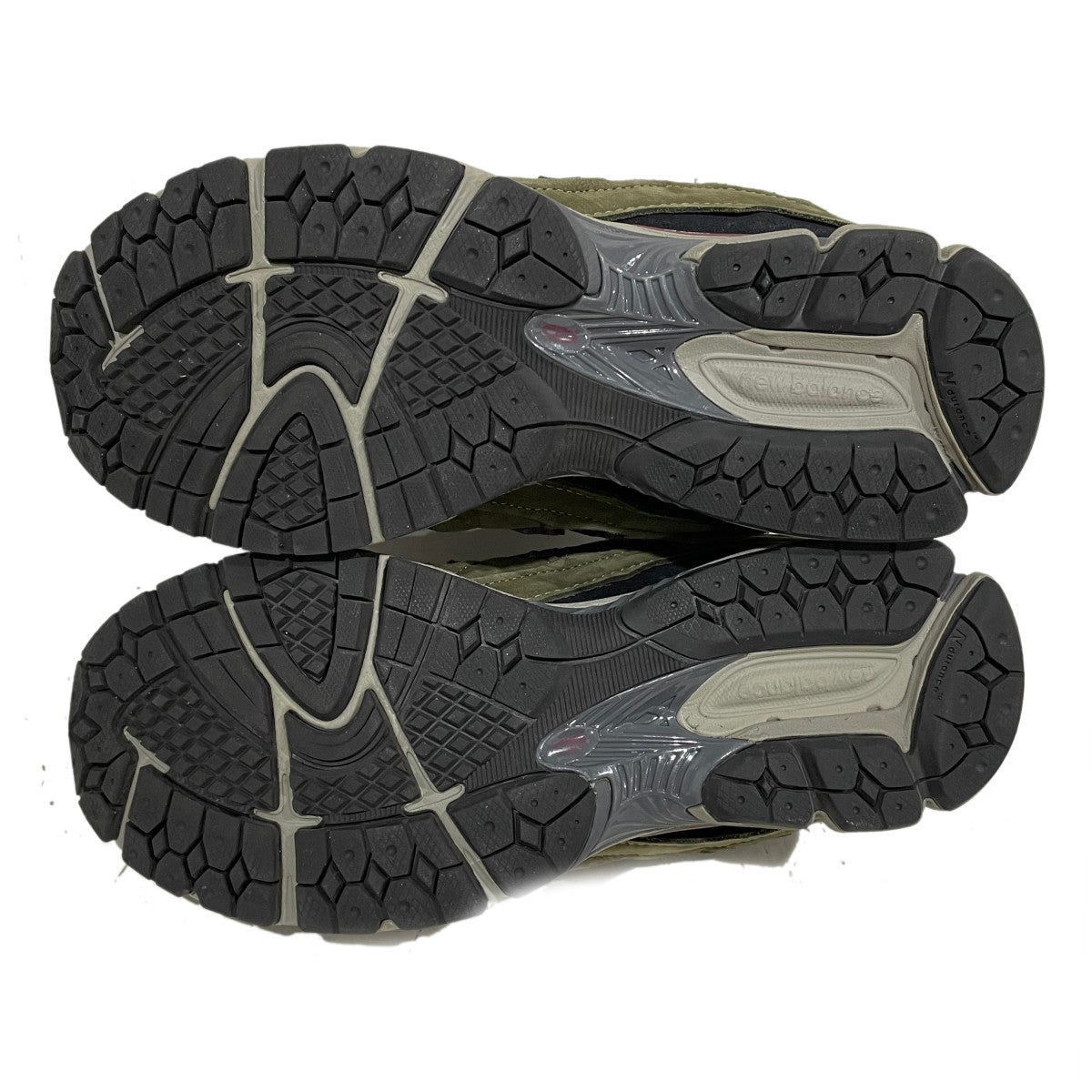 スニーカー M2002RDN