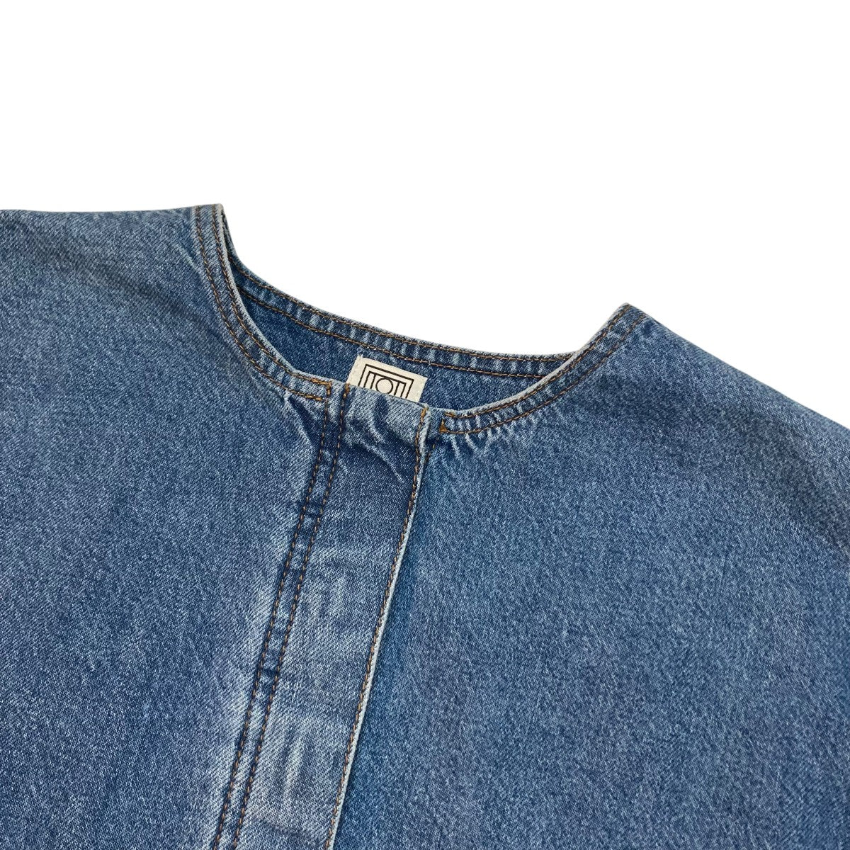 toteme COLLARLESS DENIM SHIRTデニムプルオーバーシャツ242-WRT1746-FB0045 古着・中古-3枚目のアイテム画像