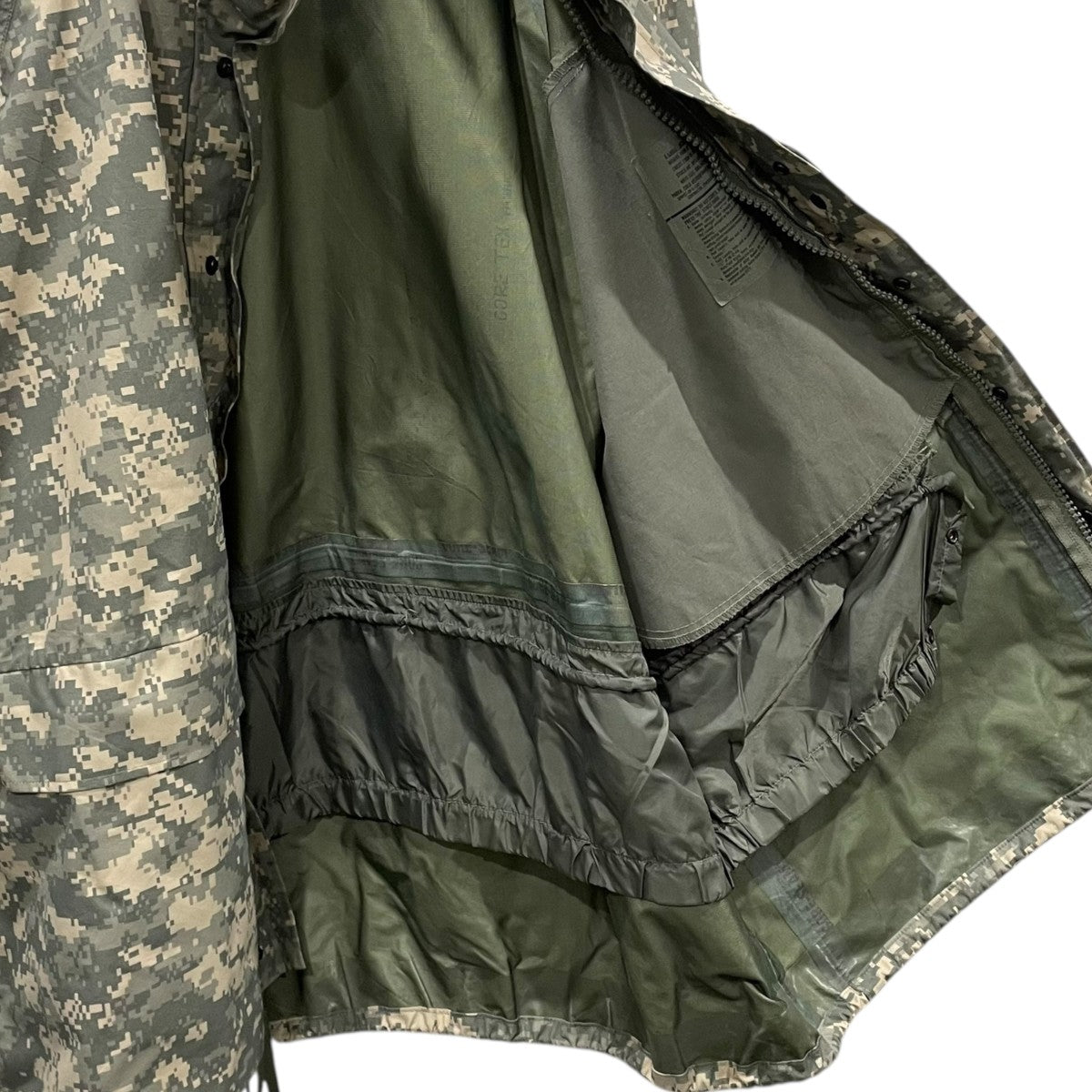 マウンテンパーカー PARKA， COLD WEATHER， UNIVERSAL CAMOUFLAGE 8415-01-526-9186