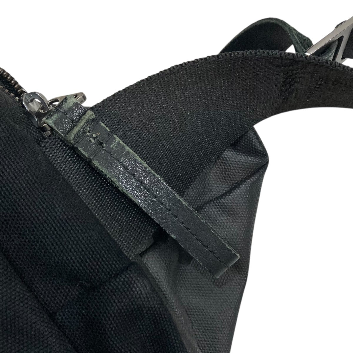 Isarauショルダーバッグ