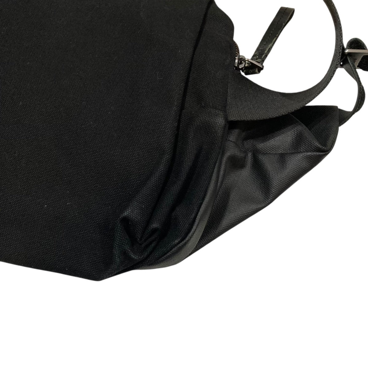 Isarauショルダーバッグ