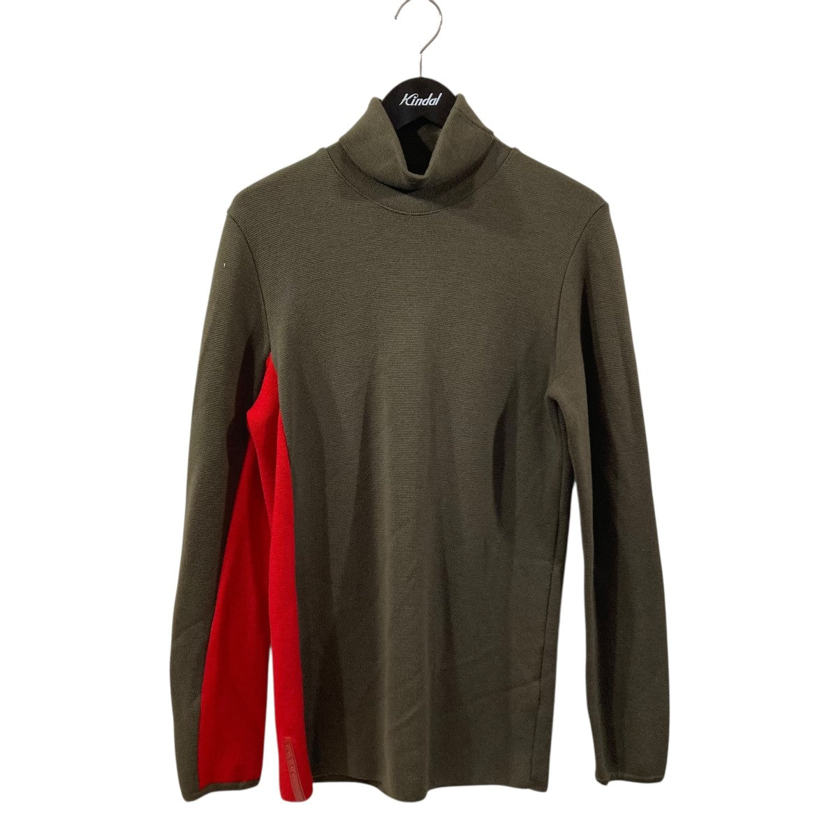 タートルネックニット