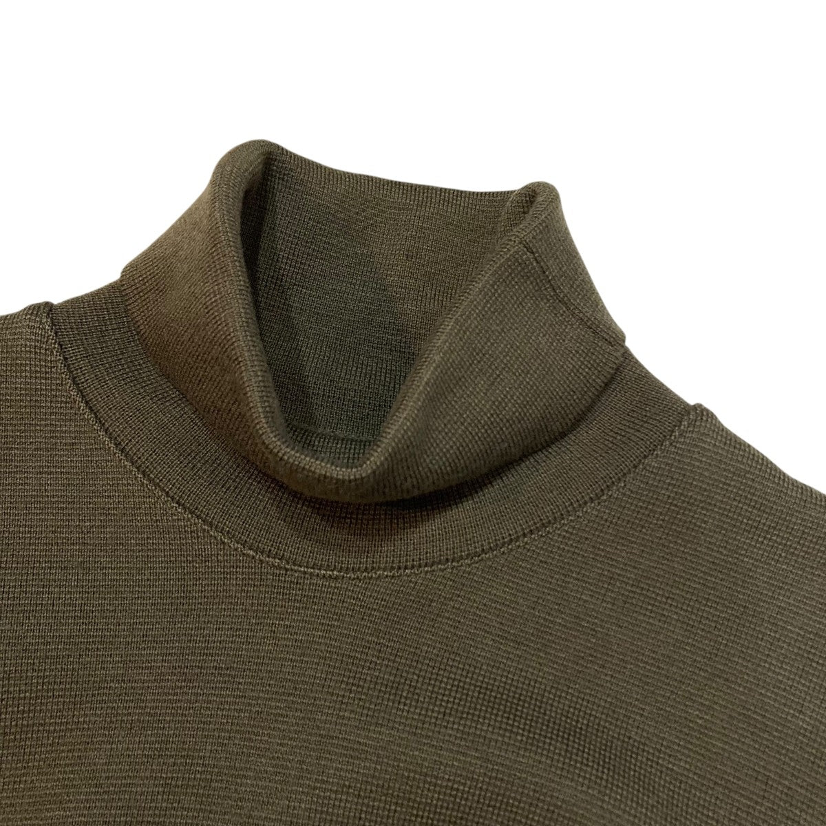 タートルネックニット