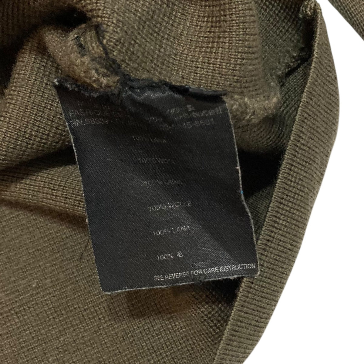 タートルネックニット