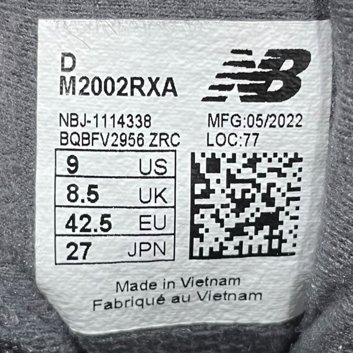 スニーカー M2002RXA