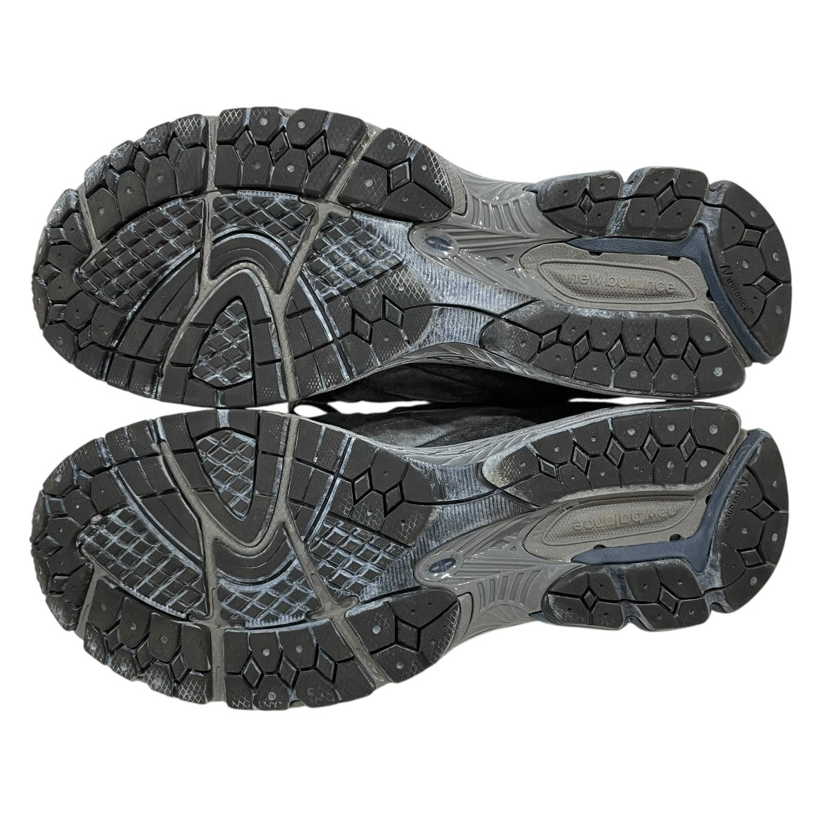 スニーカー M2002RXA